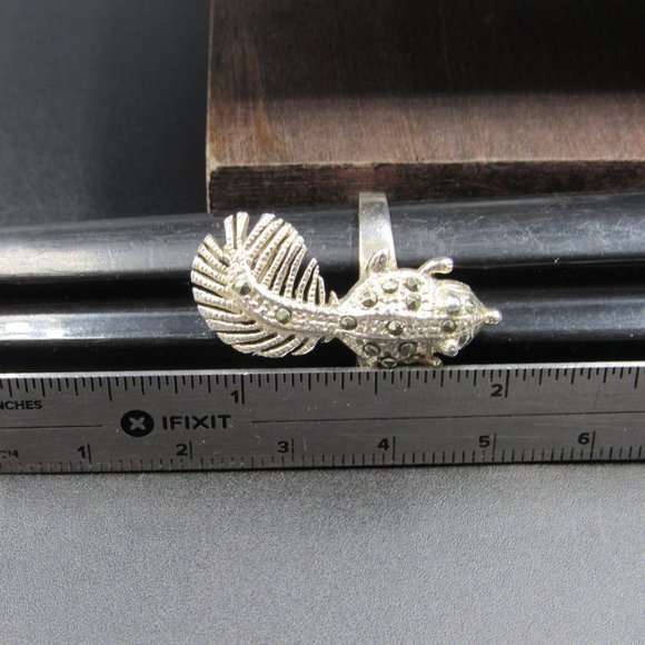 Size 7.5 Sterling Silver Marcasite Squirrel Band Ring - Picture 5 of 6